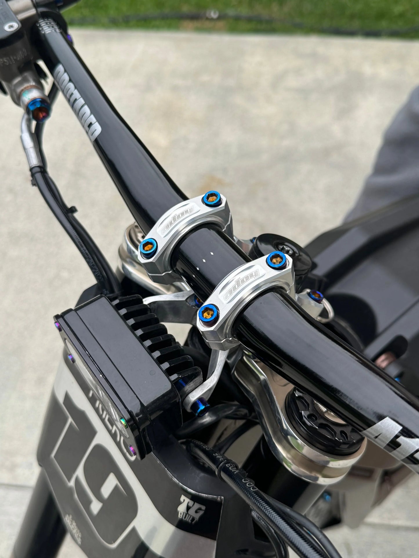 Titanium Direct Stem Bolts